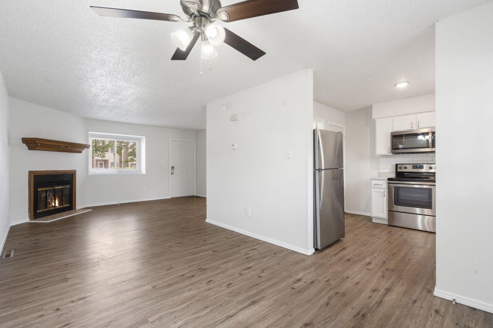 1727 East Walnut Lawn Street - T